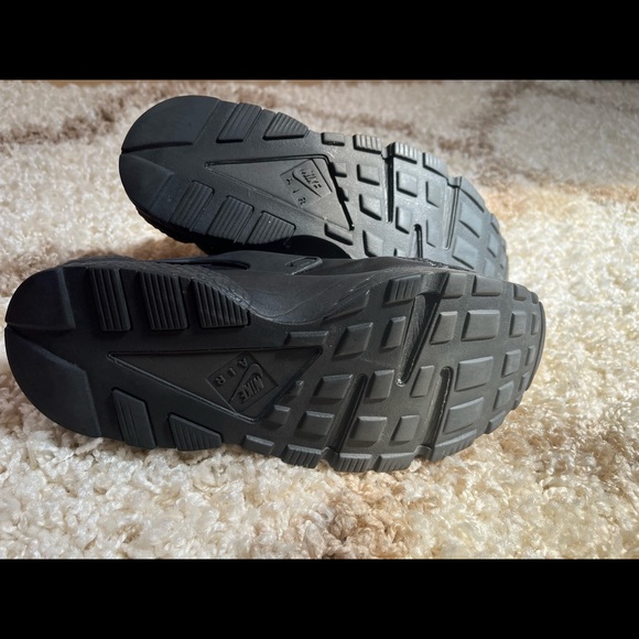 Lightly worn Nike Air Huaraches